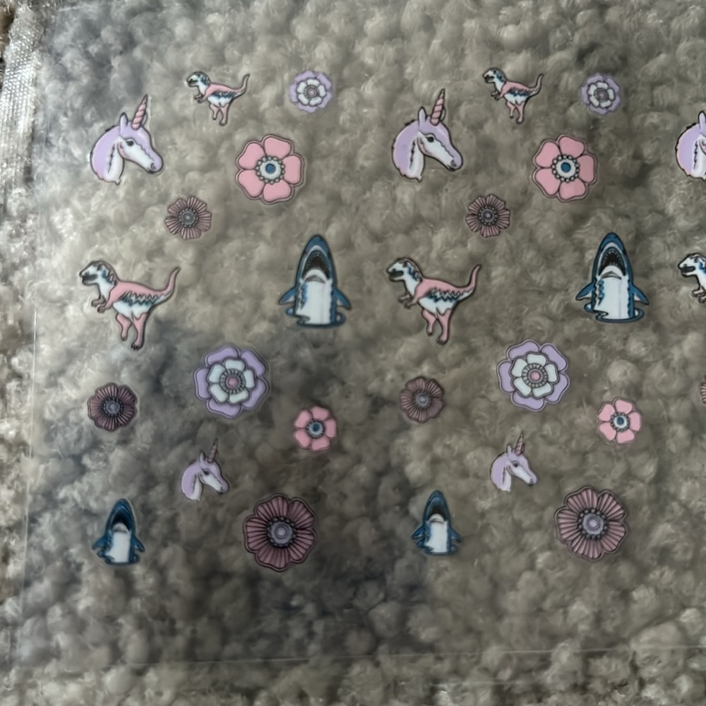 NEW Coach Nail Set - Picture 7 of 7